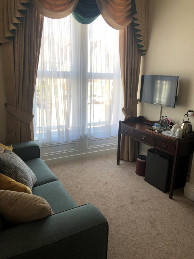 Adcote House (Adults Only) Hotel Ландъндо Екстериор снимка