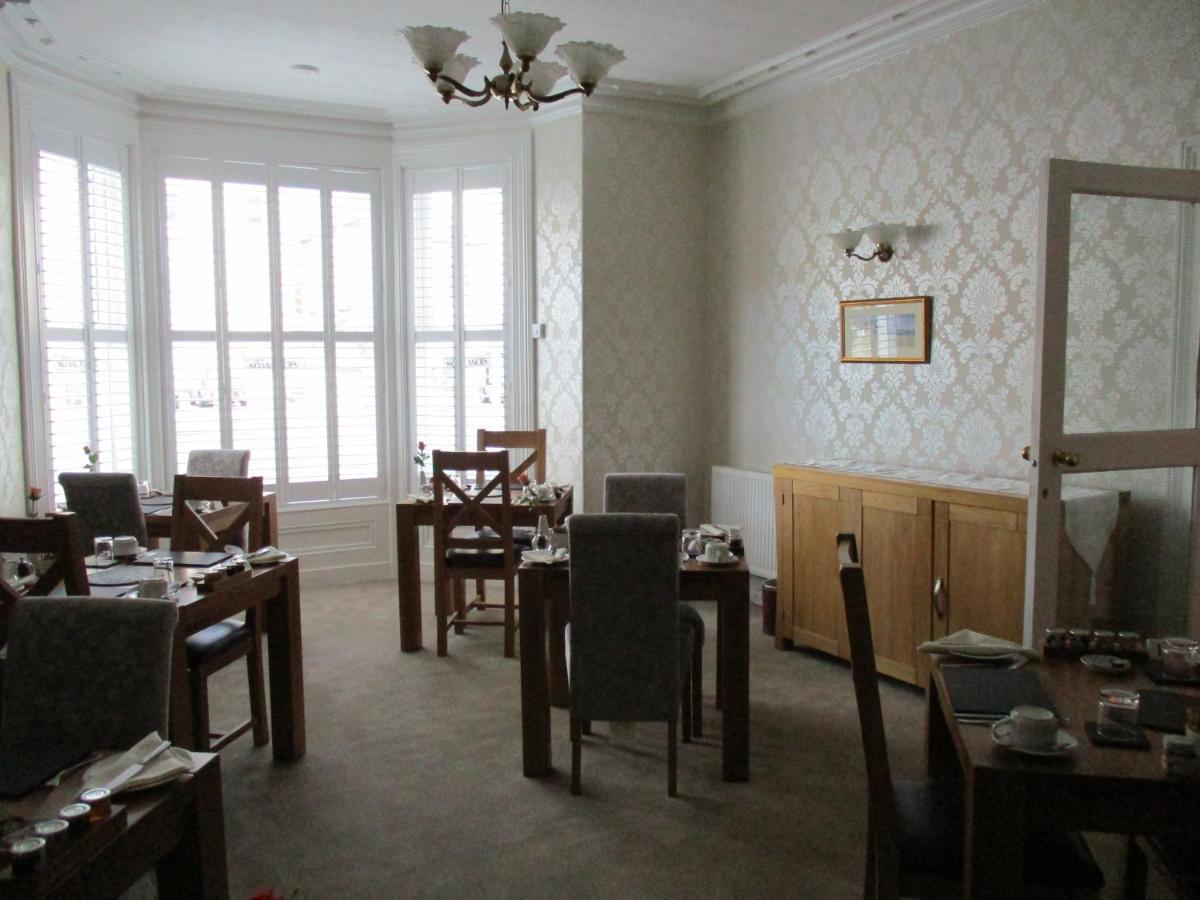 Adcote House (Adults Only) Hotel Ландъндо Екстериор снимка