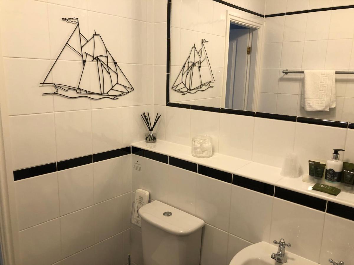 Adcote House (Adults Only) Hotel Ландъндо Екстериор снимка